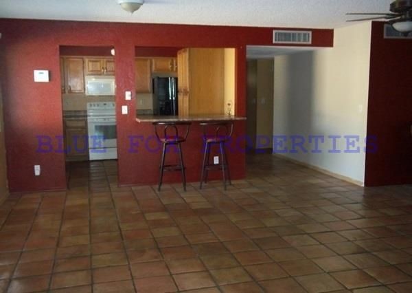 Foto del edificio - 3236 W Green Ridge Dr