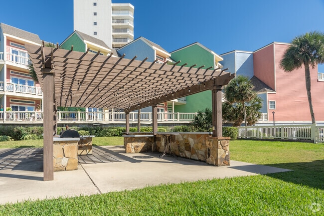 Building Photo - Oceanfront Lofts