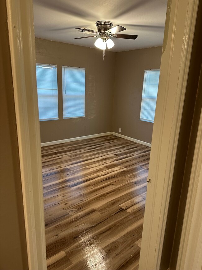 Building Photo - 516 N 5th Ave