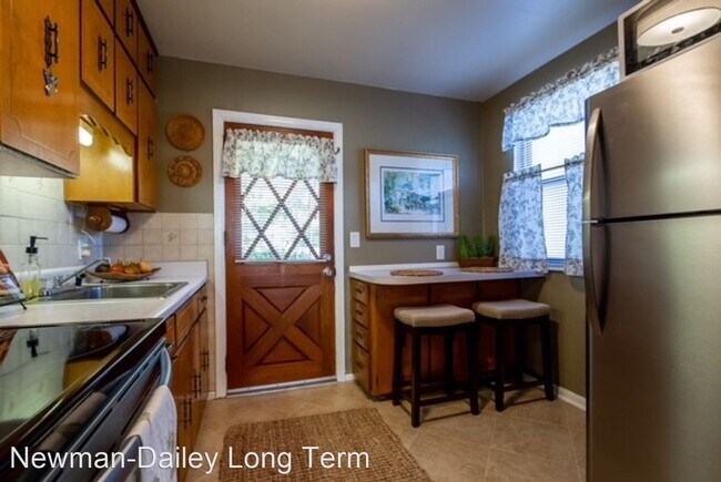 Building Photo - 2 br, 1 bath House - 262 Beachview Drive