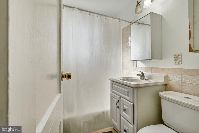 Foto del edificio - 224 University Blvd E