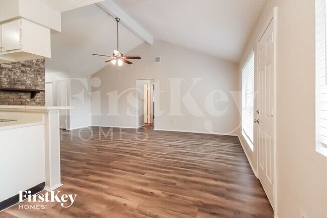 Foto del edificio - 5407 Dove Forest Ln