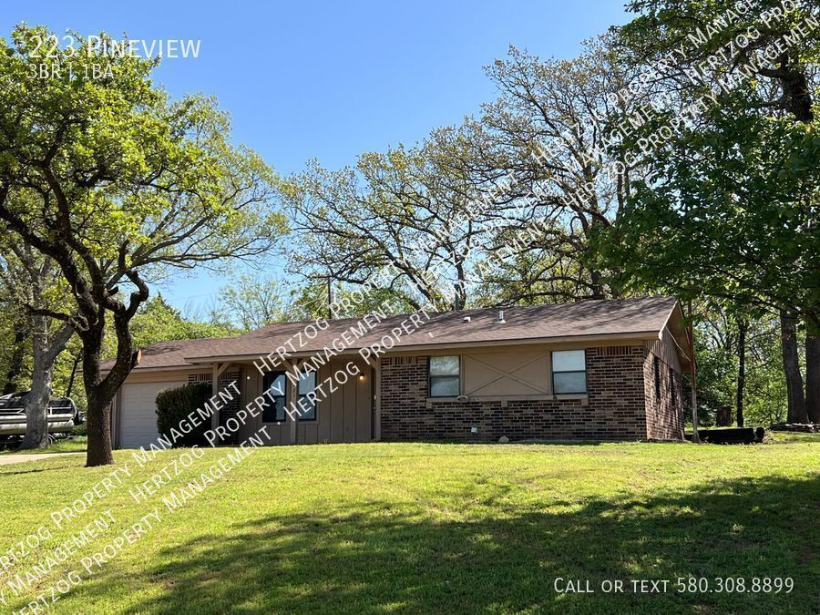 Primary Photo - For Rent: Charming 3 Bed, 1 Bath with Gara...