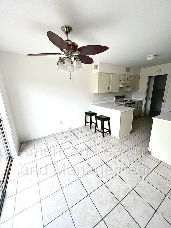 Building Photo - 980 Park Meadow Dr