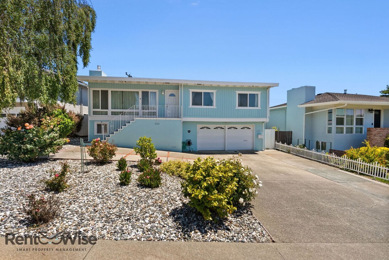 Foto principal - 1120 Oakwood Dr