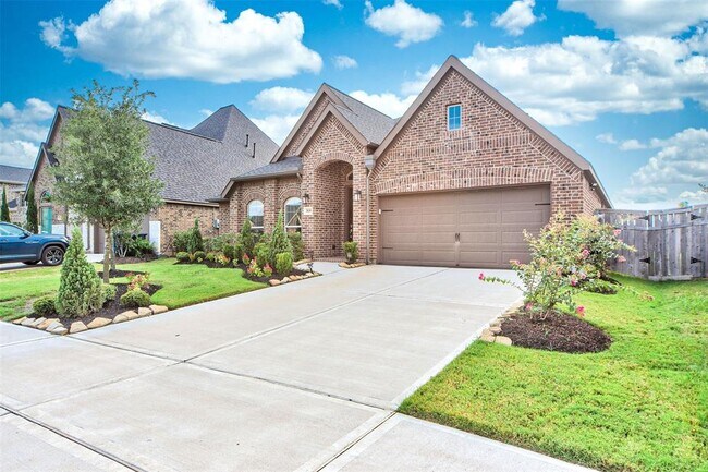 Building Photo - 3830 Lake Falls Dr