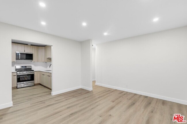 Foto del edificio - 1333 Barry Ave