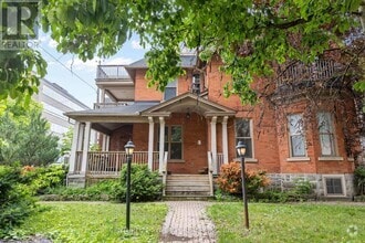 Building Photo - 450-450 MacLaren St
