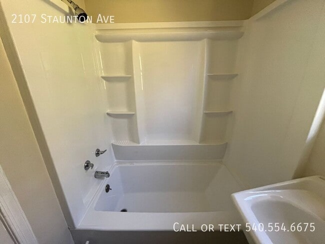 Building Photo - 2107 Staunton Ave NW