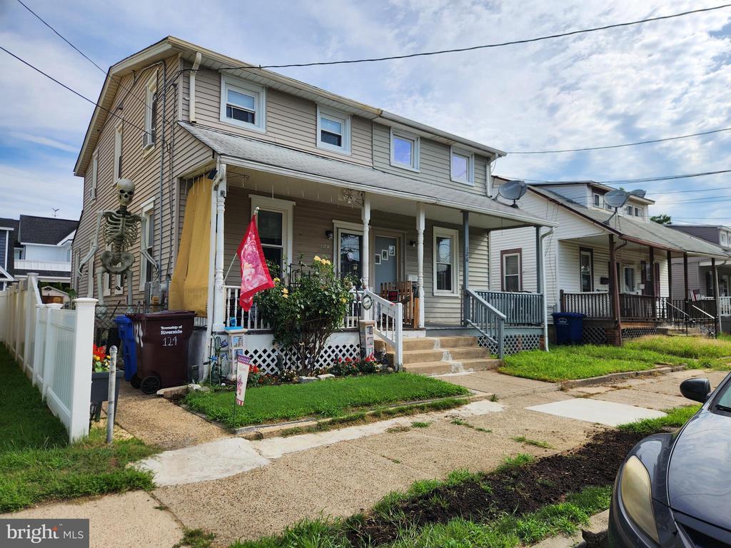 Primary Photo - 126 Paine St