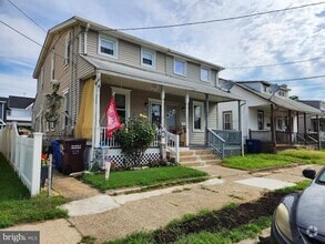 Building Photo - 126 Paine St