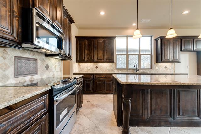 Building Photo - 920 Lake Meadow Ln