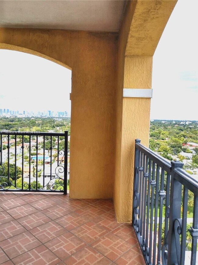 Foto del edificio - 1627 SW 37th Ave