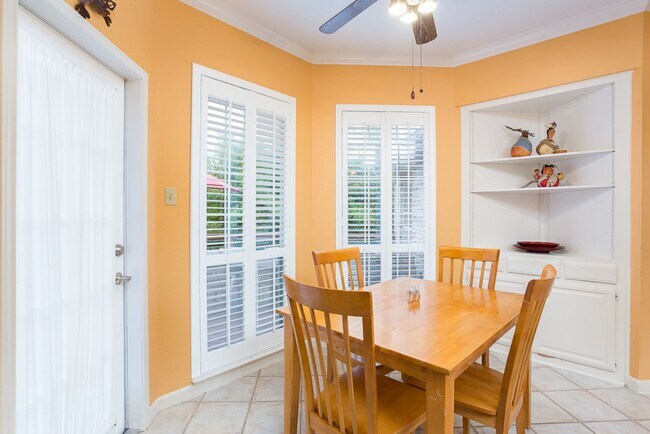 Foto del edificio - 4 Bedrooms 2 Baths