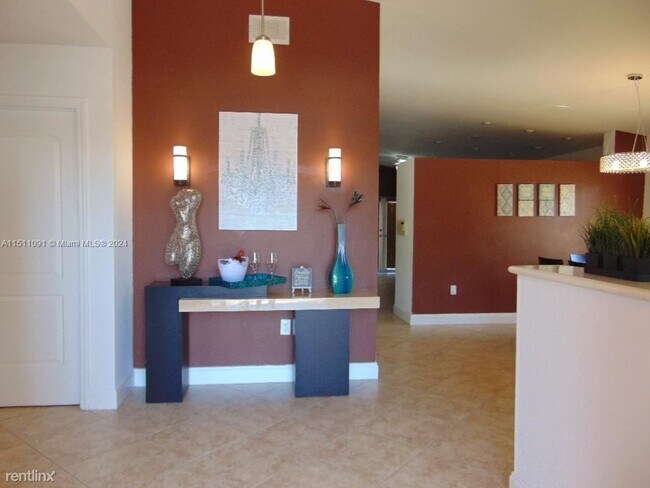 Building Photo - 3 br, 2 bath House - 13817 SW 154th St