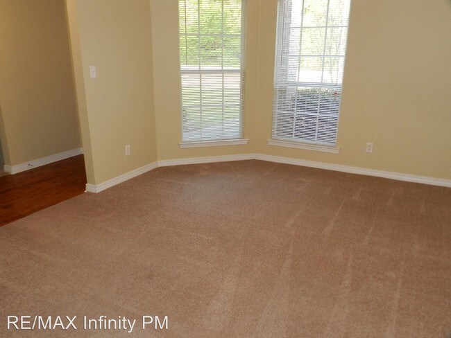 Building Photo - 5609 Forest Hills Ln