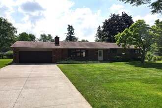 Building Photo - 3672 Middlebury Ln