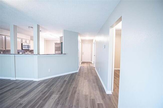 Foto del edificio - 5365 Tallowwood Terrace