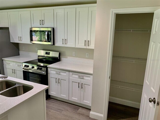 Foto del edificio - 6338 Lenape Ln