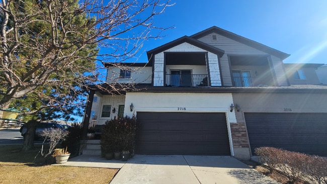 Building Photo - 2718 N Elm Dr