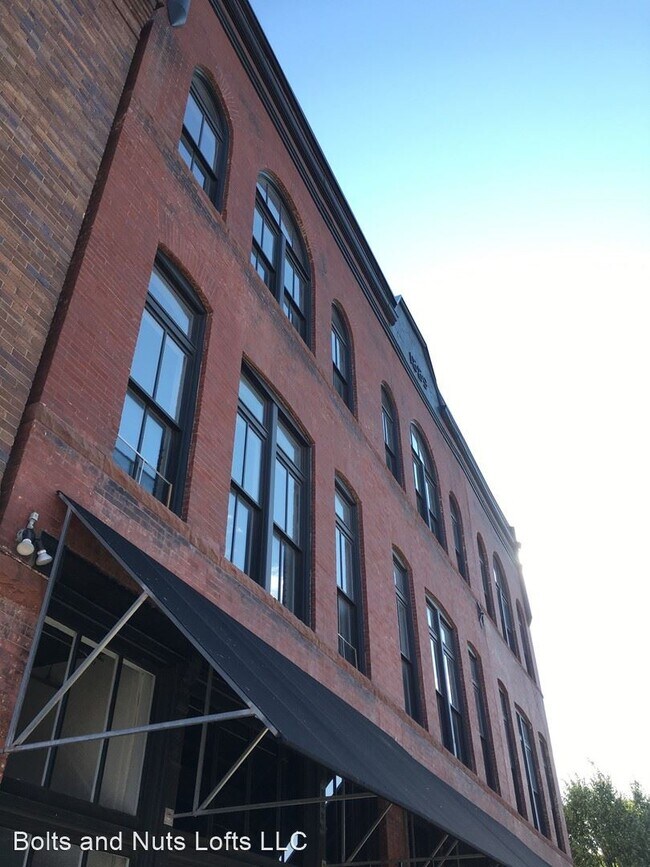 Building Photo - 1319 Jones St