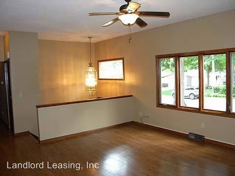 Building Photo - 4 br, 3 bath House - 823 Willow Hollow Ct