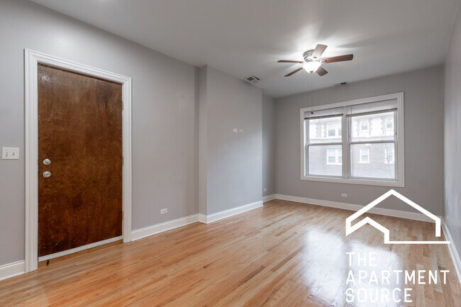 Foto del edificio - 4502 N Sheridan Rd