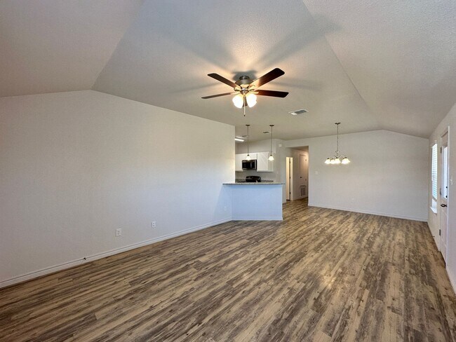 Foto del edificio - 1825 Clovis Dr