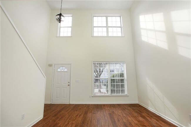 Foto del edificio - 5002 Falling Water Terrace