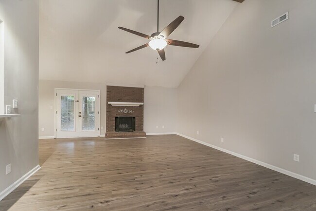 Foto del edificio - 7317 Rockwood Forest Ln
