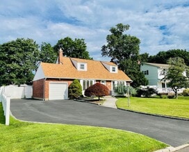 Building Photo - 24 Gaymor Ln