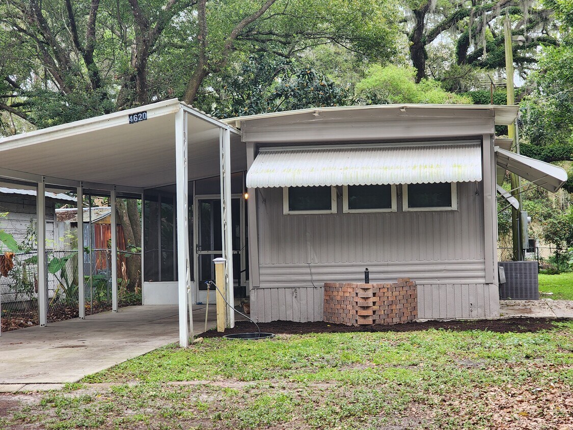 Foto principal - 4620 Plum St