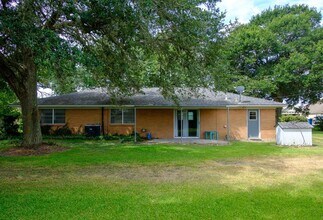 Building Photo - 9231 Kostelnik St