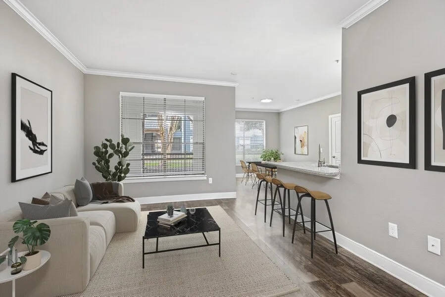 Chic Home with $500 Bonus - Chic Home with $500 Bonus