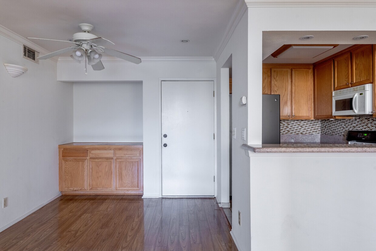 5325 Newcastle Ave Unit 322 Condos In Encino Ca Westside Rentals