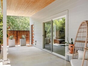 Building Photo - 2211 Canterbury St