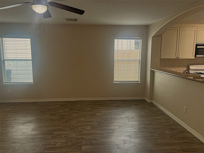 Building Photo - 2019 Pine Croft Dr