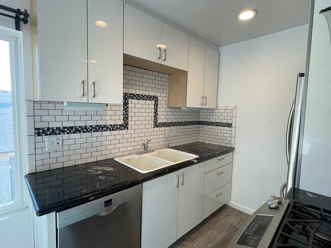 Building Photo - 4915 Sawtelle Blvd