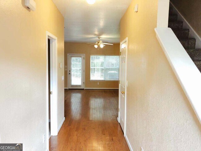 Foto del edificio - 301 Brookview Dr