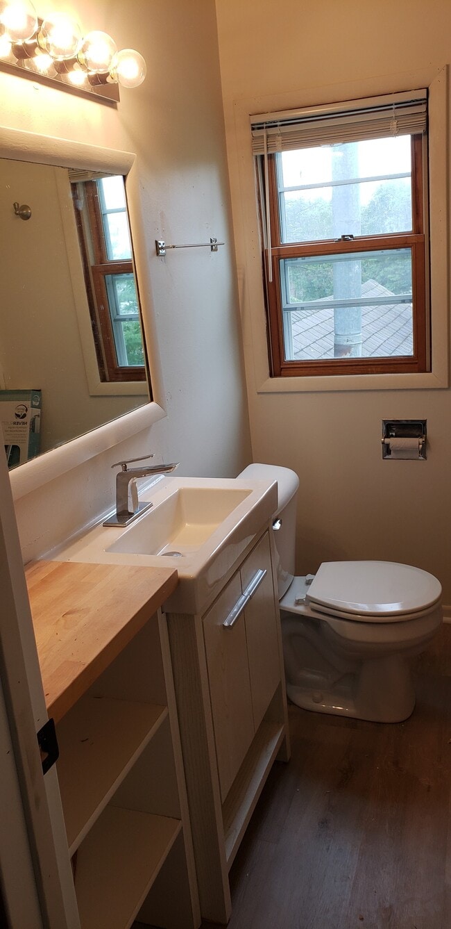 Foto del edificio - 116 N 2nd St