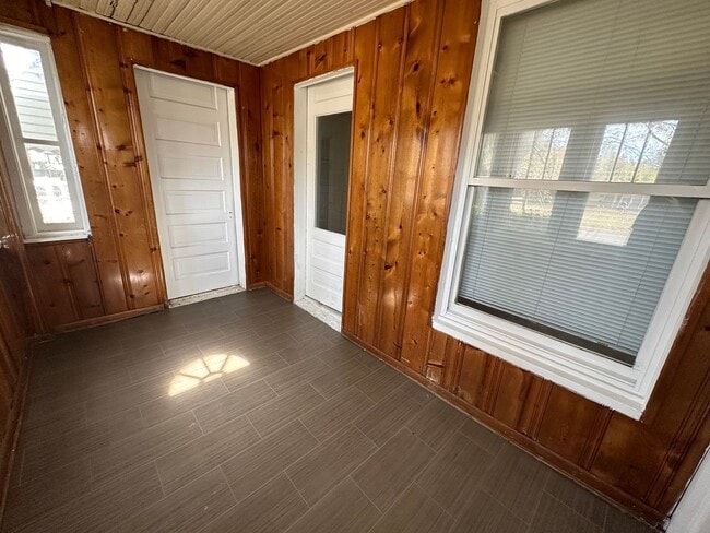 Building Photo - 71 N Warman Ave