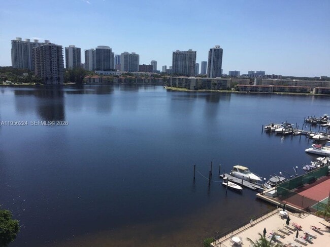 Foto del edificio - 2780 NE 183rd St