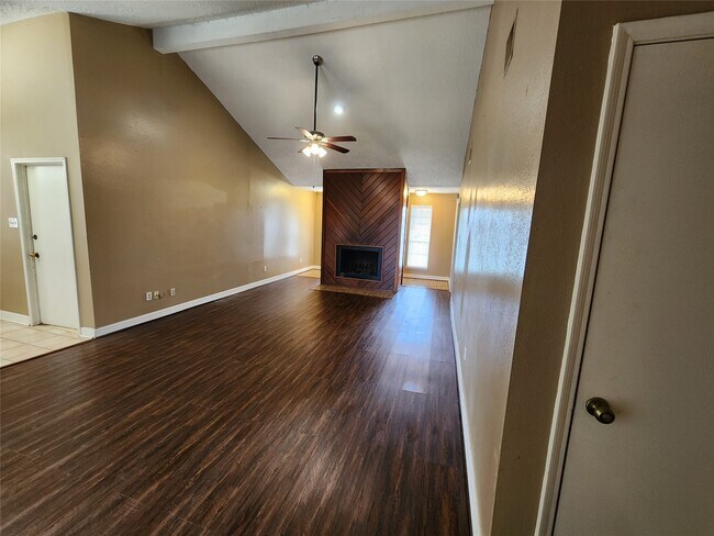 Foto del edificio - 1314 Mossridge Dr