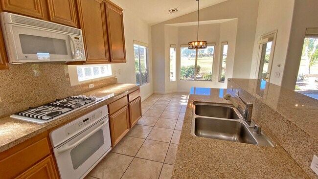 Foto del edificio - 45385 Big Canyon St