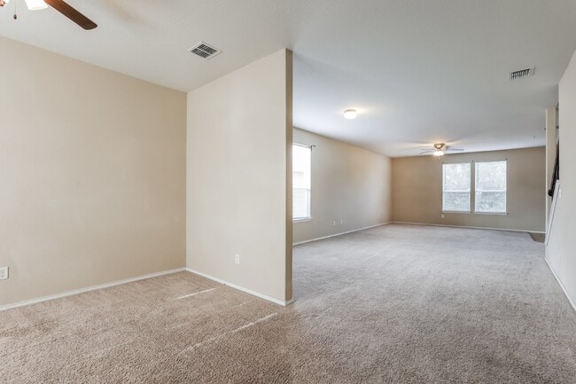 Foto del edificio - 24262 Invitation Oak