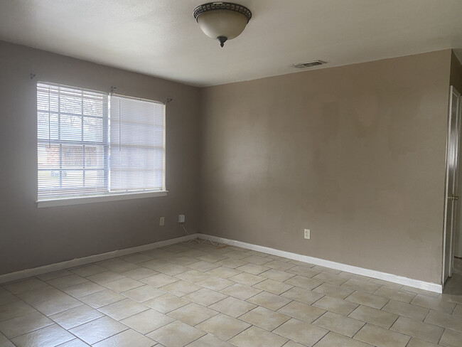 Building Photo - Sherwood Duplex (2 Bedroom)