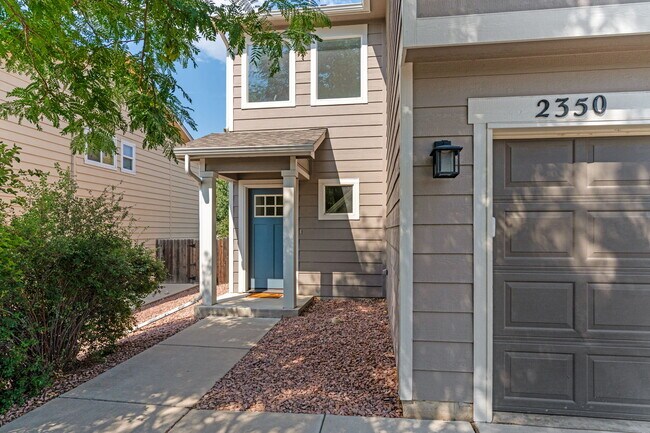 Foto del edificio - 2350 Spring Blossom Dr