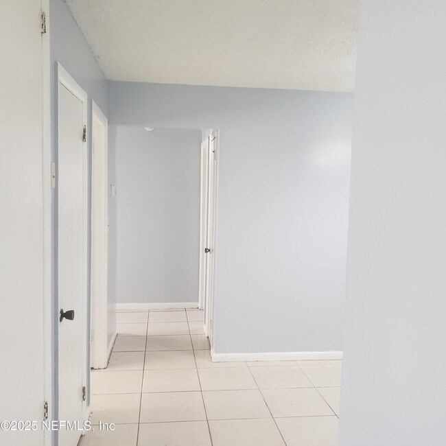 Foto del edificio - 7861 Austin Rd