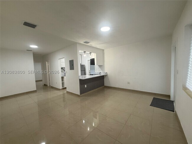 Foto del edificio - 4885 NW 4th St