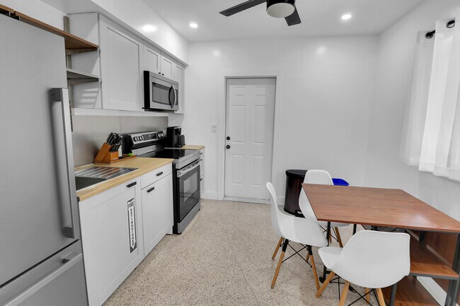 Foto del edificio - 210 SW 11th St